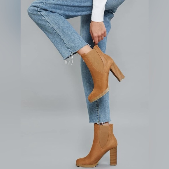 Heel ankle tan boots - Picture 3 of 4